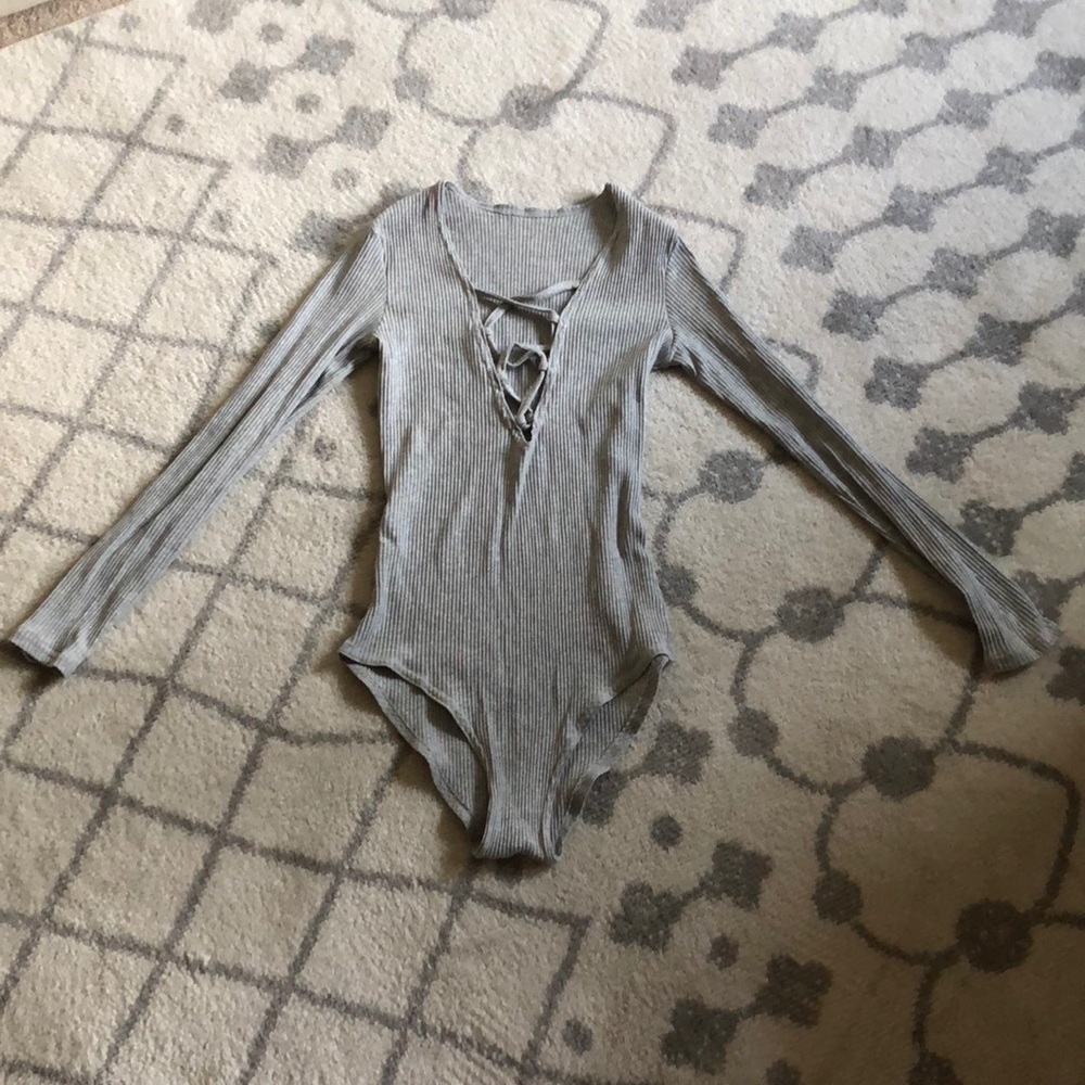 Ribbed Sleeved gray bodysuit